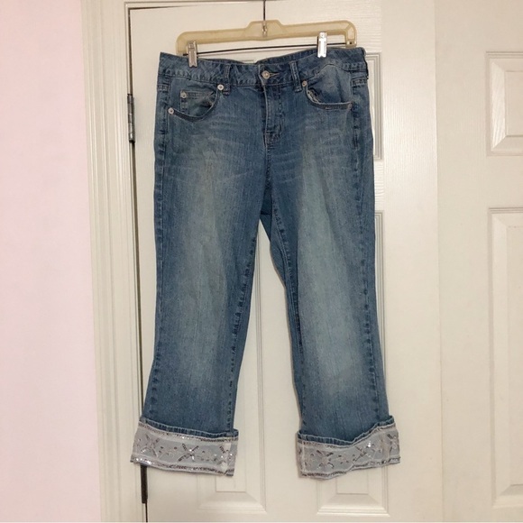 Apt 9 Cuffed Denim Sequin Embroidered Mesh Capri Jeans Women's Size 8‎ - Picture 1 of 9